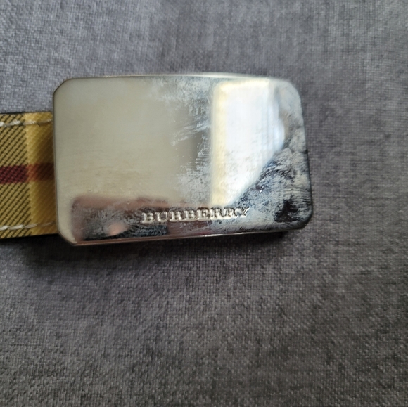 Classic Burberry Belt - Picture 2 of 6